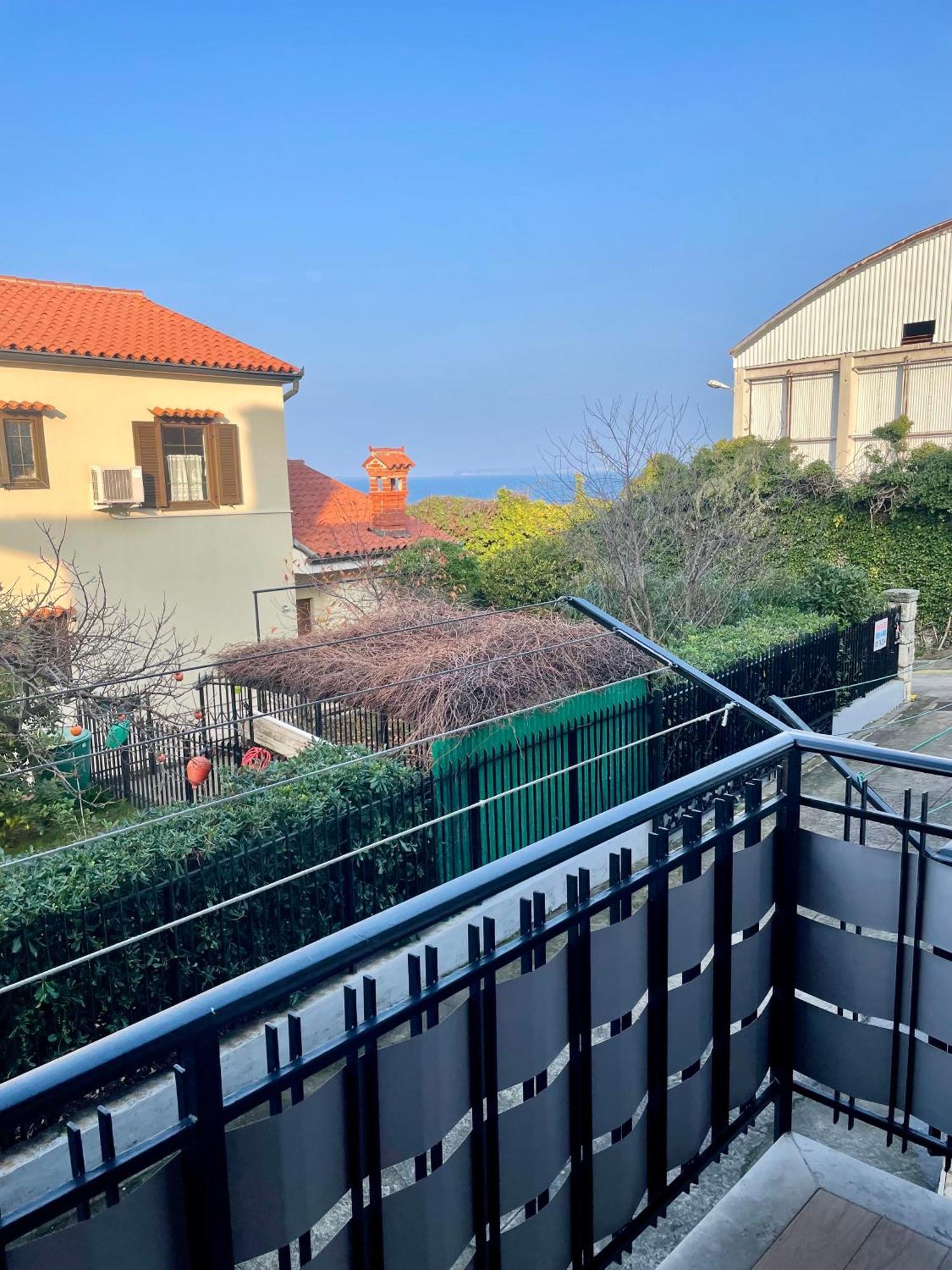 Apartments Kolorcek Izola Exterior photo