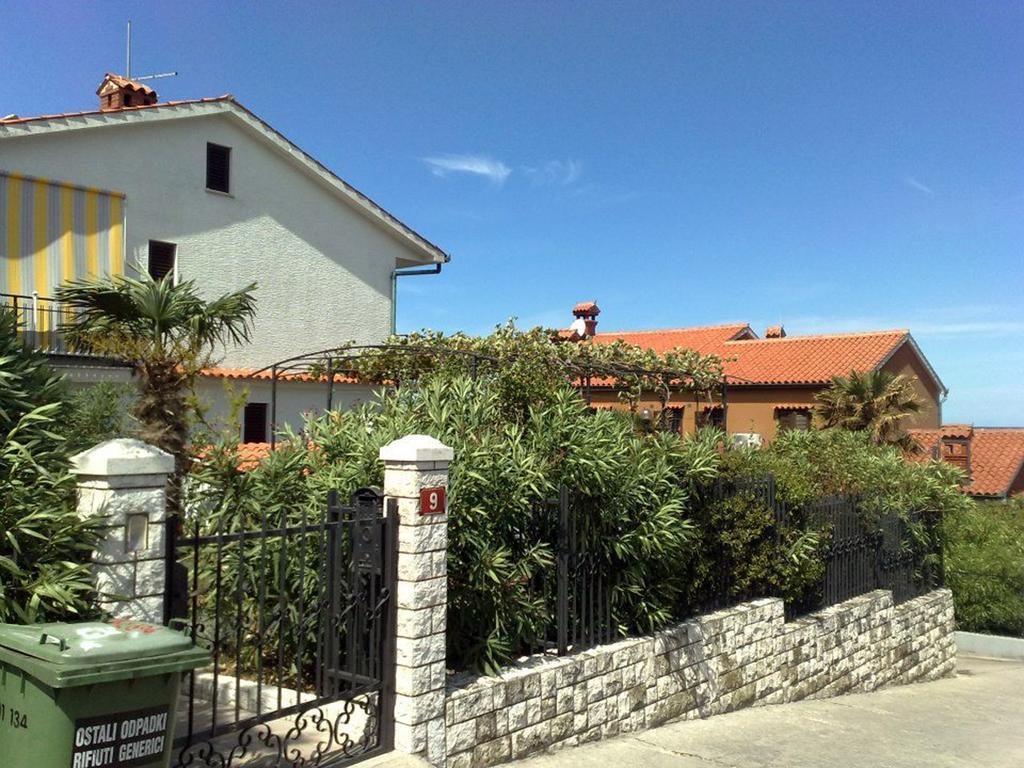 Apartments Kolorcek Izola Exterior photo