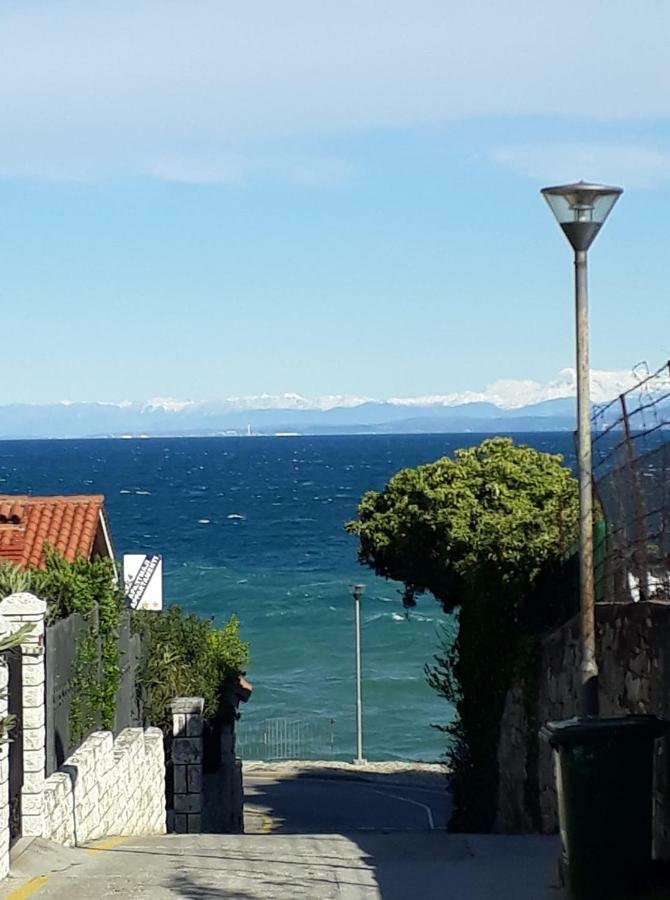 Apartments Kolorcek Izola Exterior photo